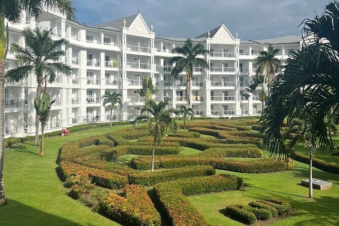 A "Private" Airport Transfer to any Resort in Ocho Rios - The Roundtrip Part: Airport Return Without the Scramble