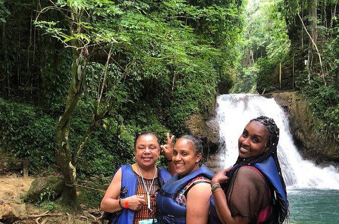 Blue Hole and Souvenir Shopping Ocho Rios (Transportation Only) - Who should book this outing (and who should skip it)