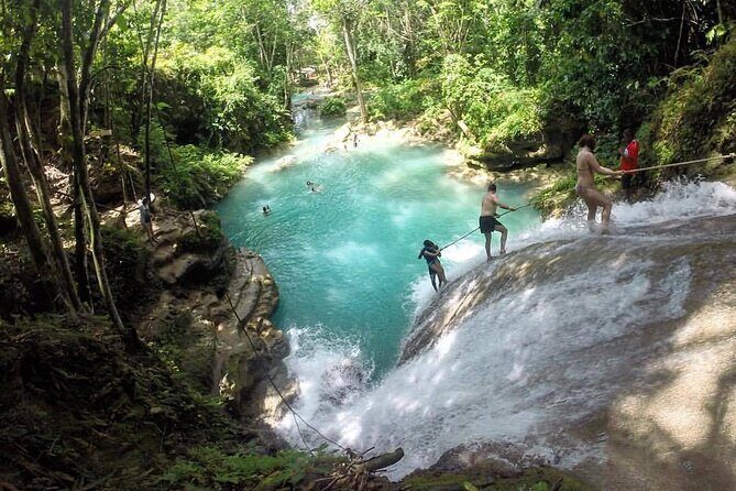 Blue Hole Ocho Rios - Your guides and drivers: what they should do for you