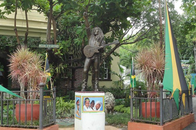 Bob Marley Museum Admission & Tour from Ocho Rios - Theatre show and projection tech: the museum plays music, not just facts