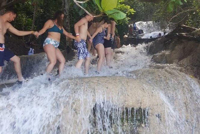 Dunn's River and Blue Hole Tour from Ocho Rios - The Private Guide Advantage: Pickup, Pacing, and Helpful Local Talk