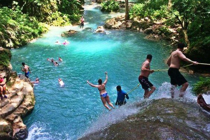 Dunn's River Falls and Blue Hole Private Tour from Ocho Rios - Meeting in Ocho Rios: pickup, start times, and what 4 hours really means