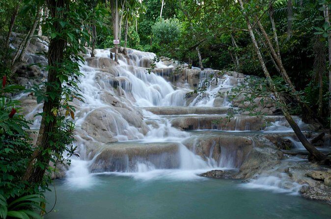 Dunn's River Falls And Shopping Tour From Ocho Rios - Taj Mahal Shopping Center: One Hour of Souvenirs Without the Scattered Search