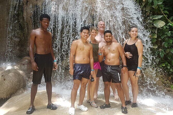 Dunn's River Falls And Shopping Tour From Ocho Rios - From the Cruise Terminal to the Park: Pickup, Timing, and Air-Con Comfort