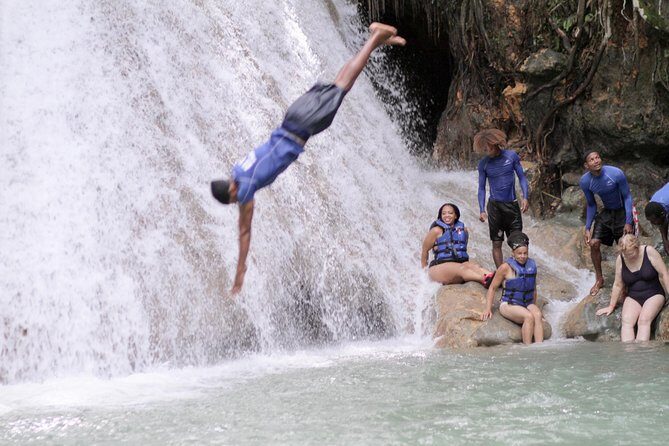 Dunn’s River Falls & Blue Hole Tour with Lunch - Key highlights to look for