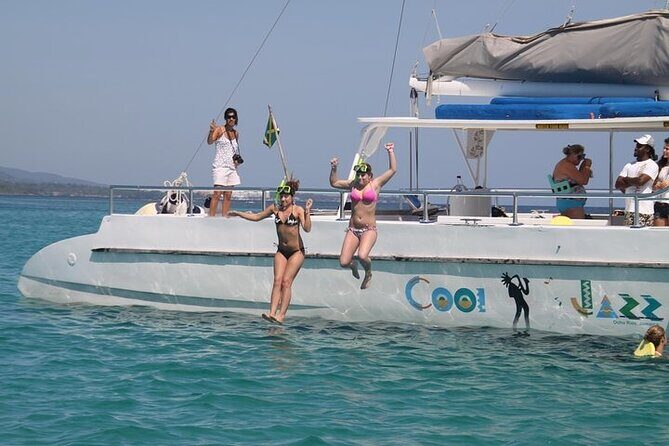 Dunn's River Falls Party Cruise, Blue Hole with Snorkeling, free beverages - Getting There: Ocho Rios Pickup and the Timing You Should Double-Check