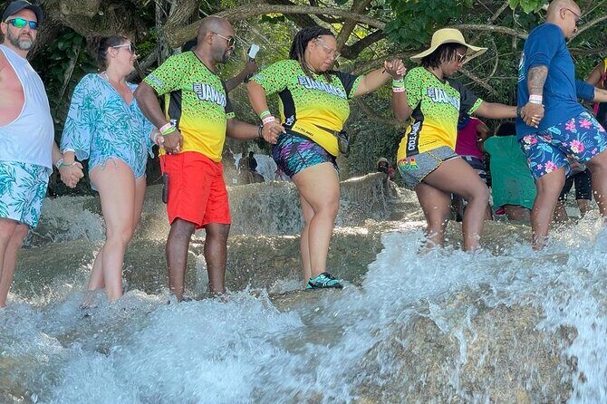 Exhilarating Dunn's River Falls Guided Tour from Ocho Rios hotels - Entering the park: what the climb starts like at sea level