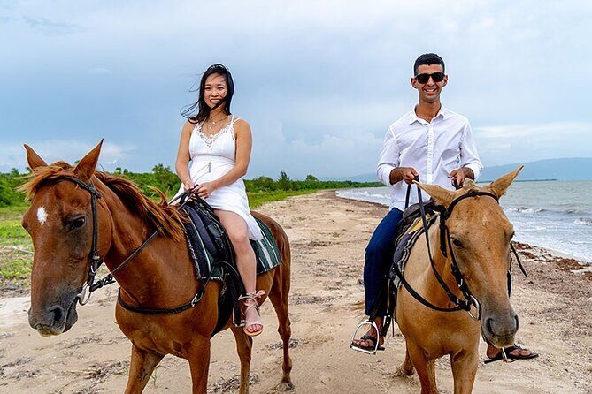 Horse Back riding Excursion - The rainforest nature trail: where the ride starts