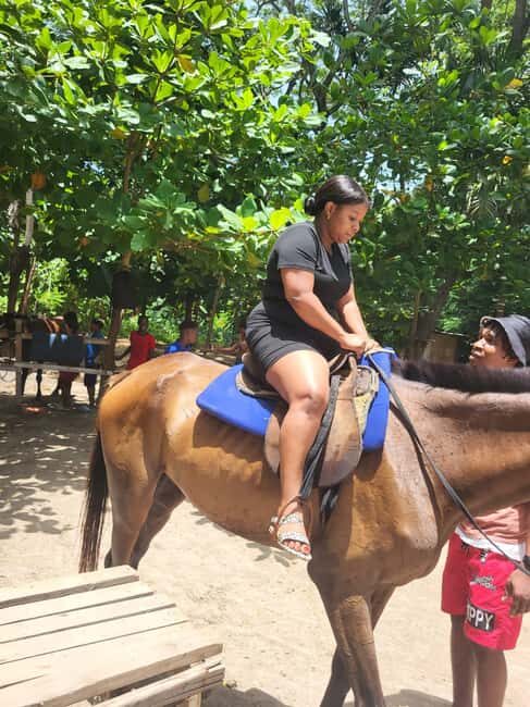 Ocho Rios : Bamboo River Rafting and HorseBack Riding - The ocean dip with your horse: why this part feels different