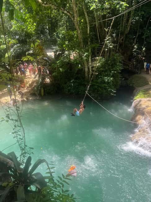 Ocho Rios : Blue Hole and Sightseeing Tour - Lunch and shopping time: the short window you should plan for