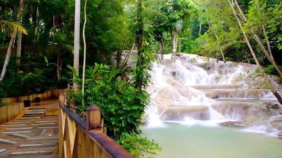 Ocho Rios Catamaran: Dunn's River, Snorkeling & Open Bar - Getting There Smoothly From Cool Runnings Catamarans