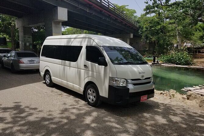 Ocho Rios Hotels Airport Private Transfer (MBJ) - Air-conditioned comfort for the 1–2 hour Ocho Rios ride