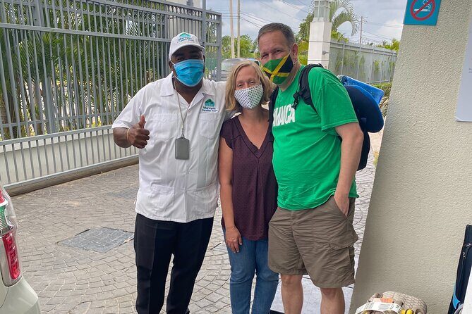 Private Airport Transfer from Montego Bay Airport to Ocho Rios - The van experience: air-conditioning, water, and a Jamaica briefing on the way