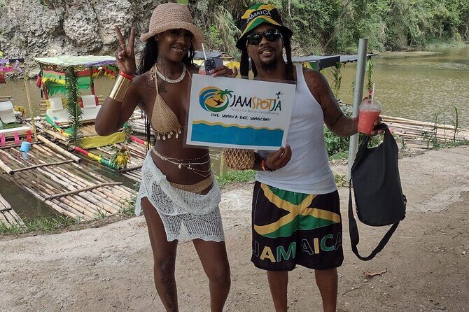 Rafting and Shopping from Riu Ocho Rios - The shopping village stop: a smart add-on or a speed bump?